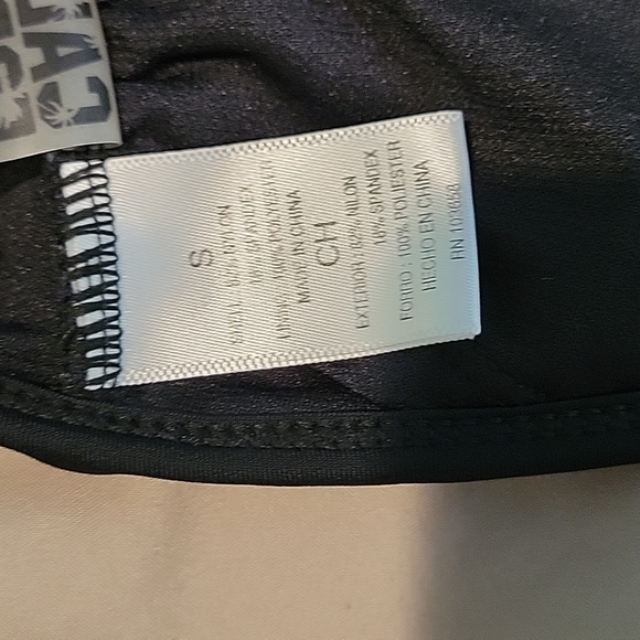 Brand New No Tags - Swimsuit Top - High Neck Tie Back - Picture 5 of 6